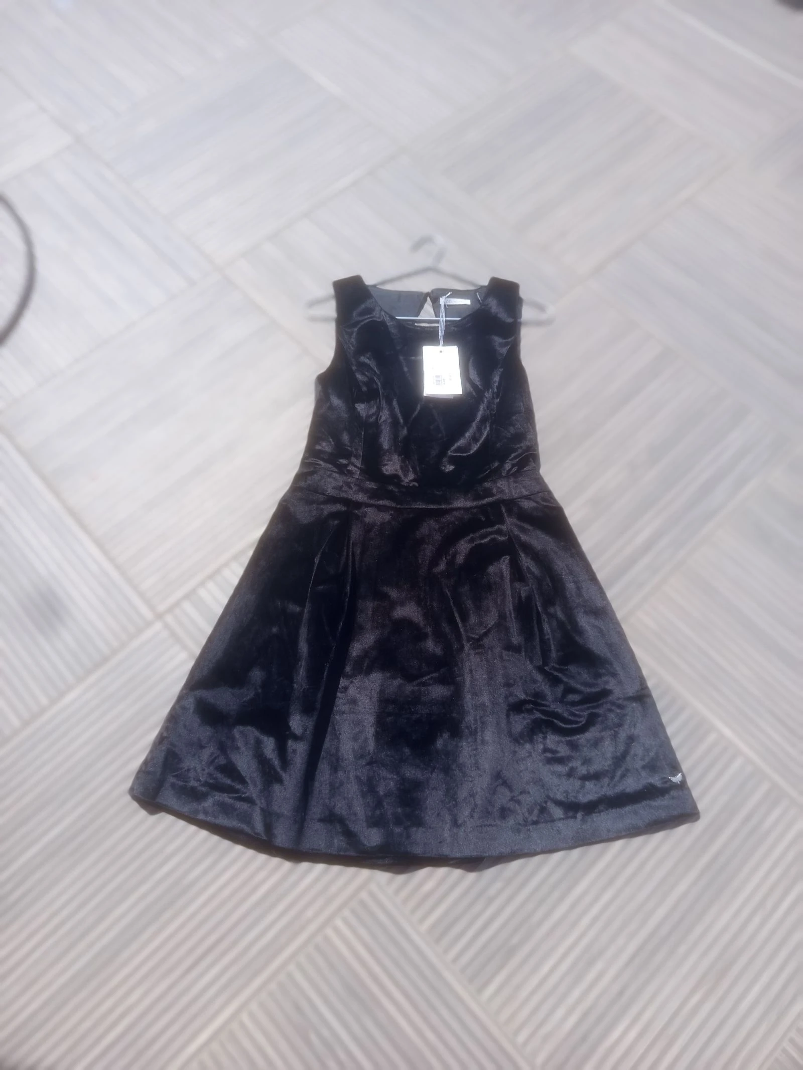 Jurk met open rug van fluweel merk les petites bombes – photo 8